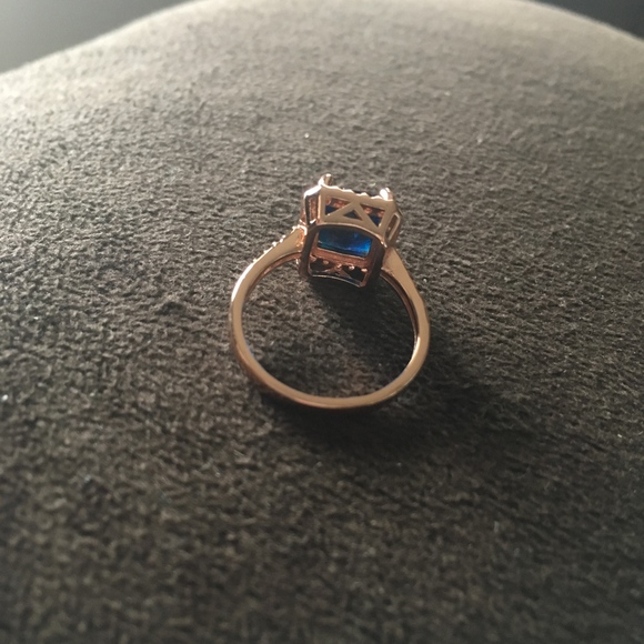 Rose Gold Square Blue CZ Stone Accent Ring - Picture 6 of 6